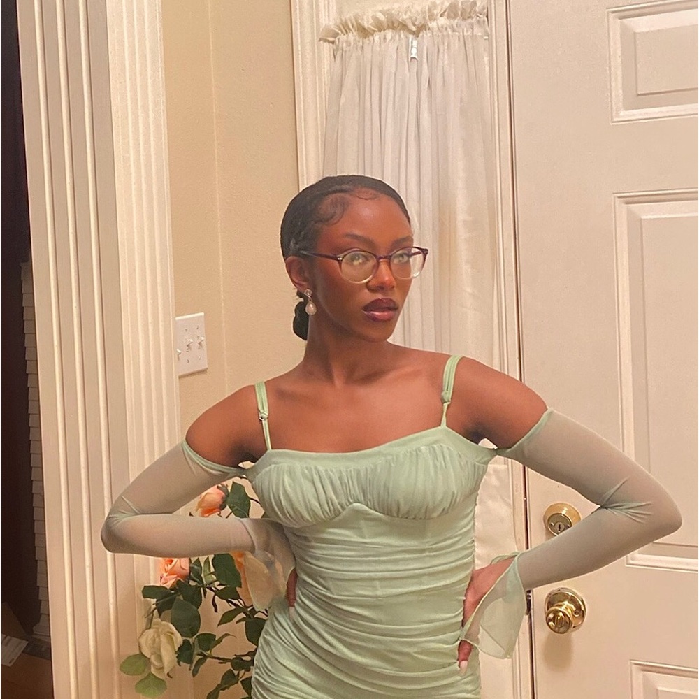 Meet your Posher, Harmoni